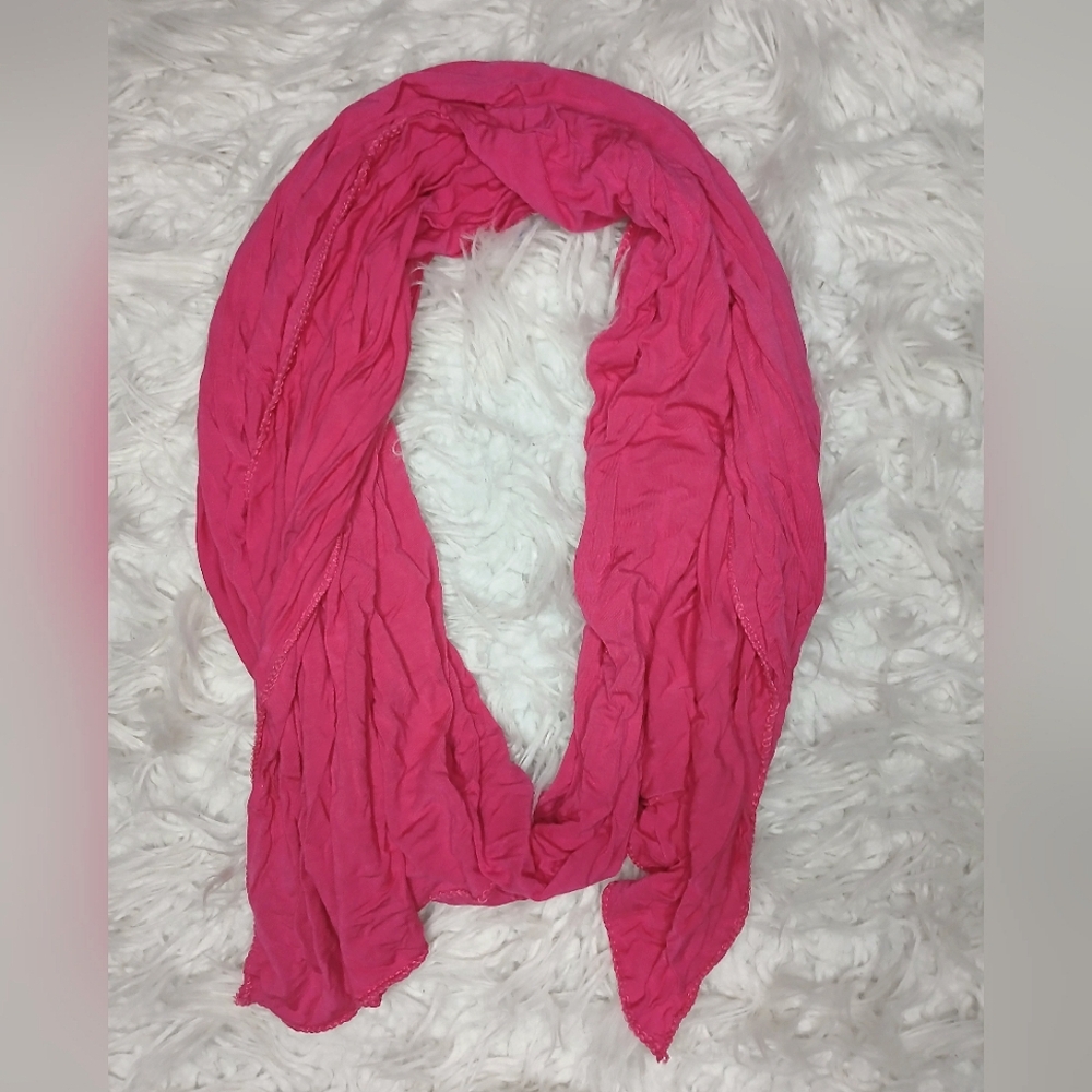 Womens hot pink lightweight like new condition scarf